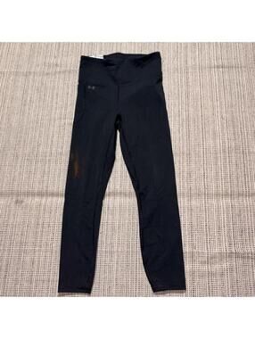 Under Armour Black Fitted Leggings with Side Pocket, Size Medium